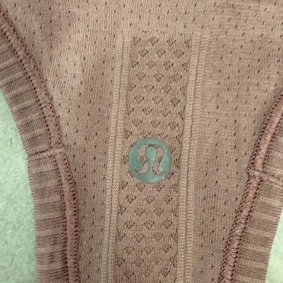 Lululemon Swiftly Tech Hip Length Racerback Tank in Quicksand Size 4 - Picture 9 of 10